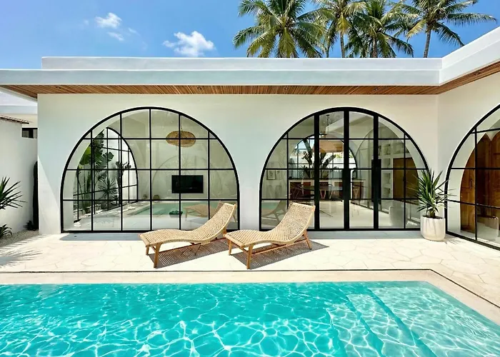 Melrose X The Young Villas Uluwatu 