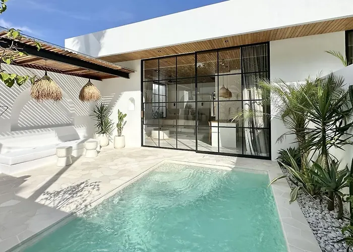 The Suites By The Young Villas Uluwatu 